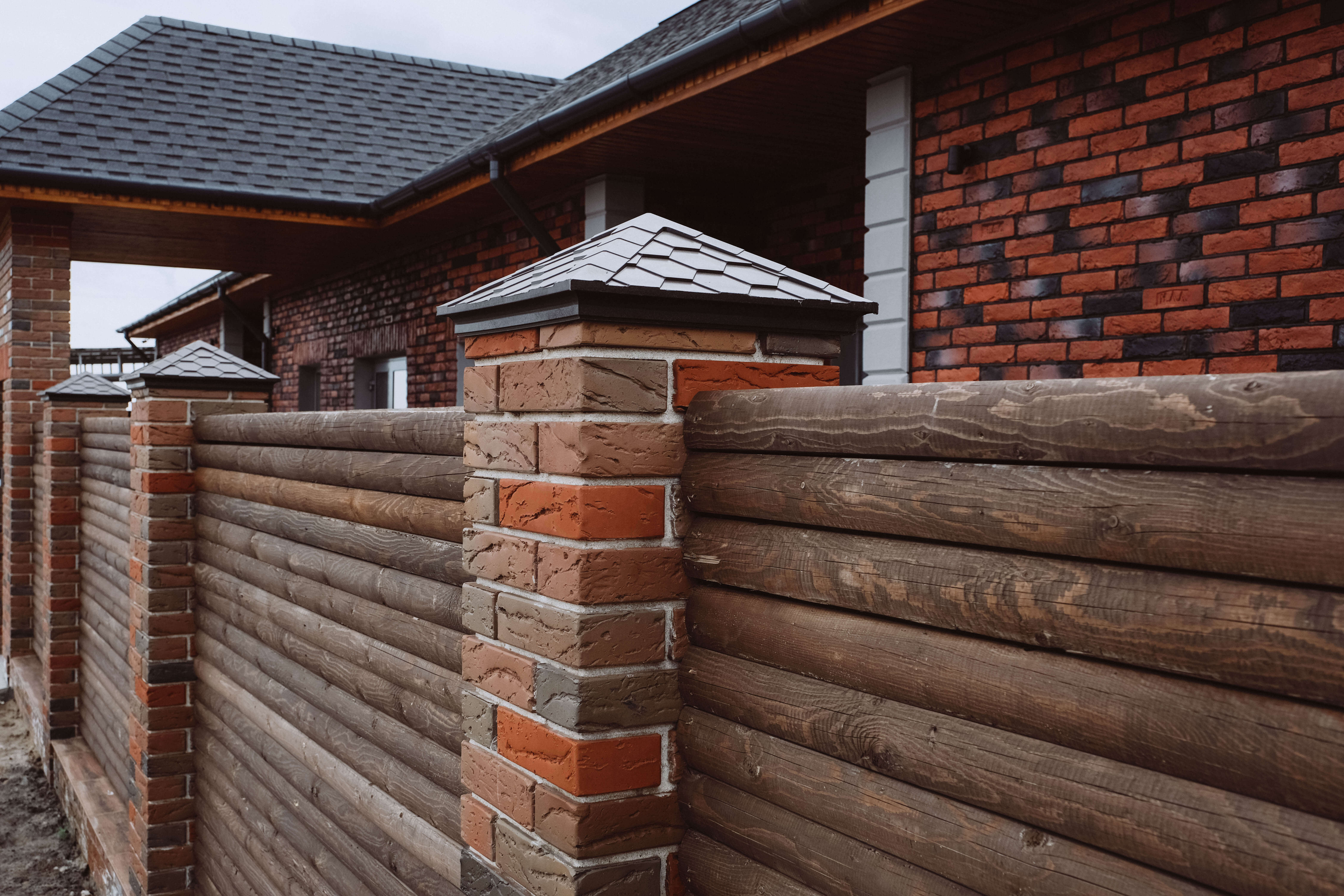 Колпак Zking Эверест Коричневый на столб 1.5х1.5 кирпича (390х390мм) в Магнитогорске фото