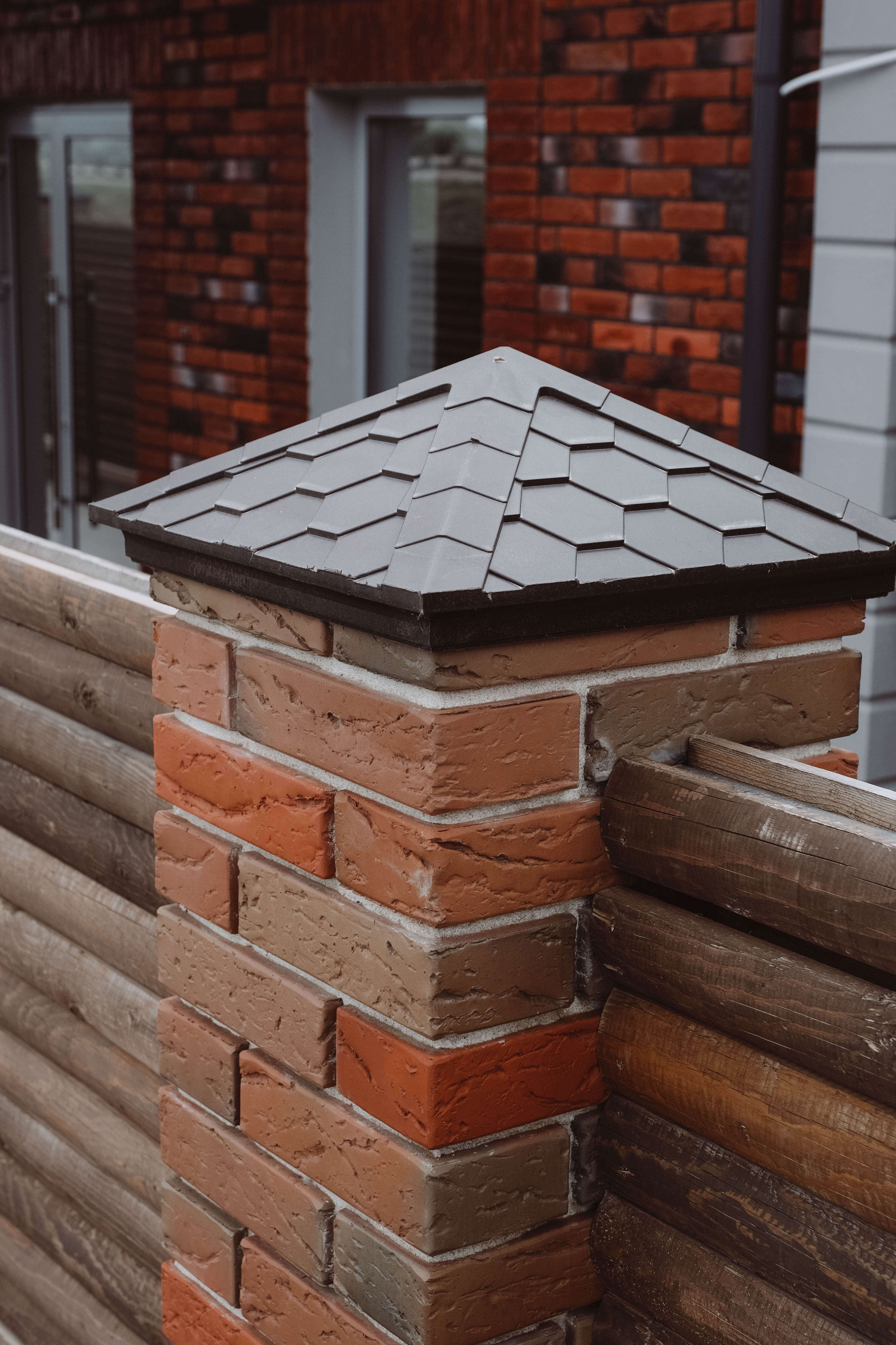 Колпак Zking Эверест Коричневый на столб 1.5х1.5 кирпича (390х390мм) в Магнитогорске фото