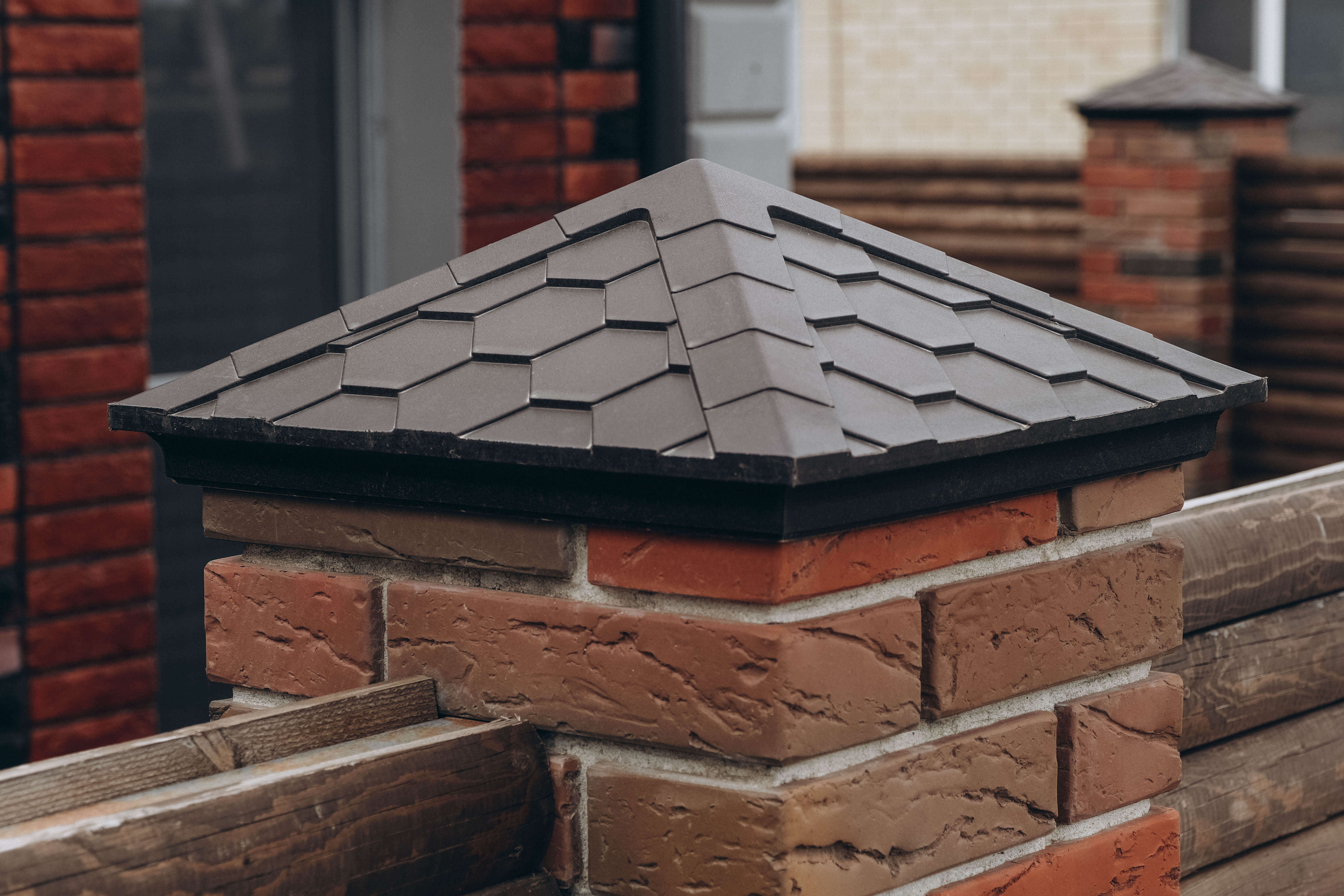 Колпак Zking Эверест Коричневый на столб 1.5х1.5 кирпича (390х390мм) в Магнитогорске фото